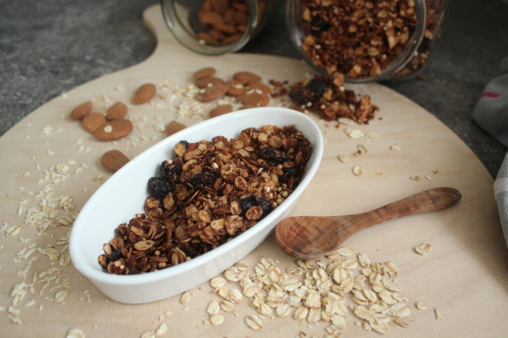 Granola im Schälchen